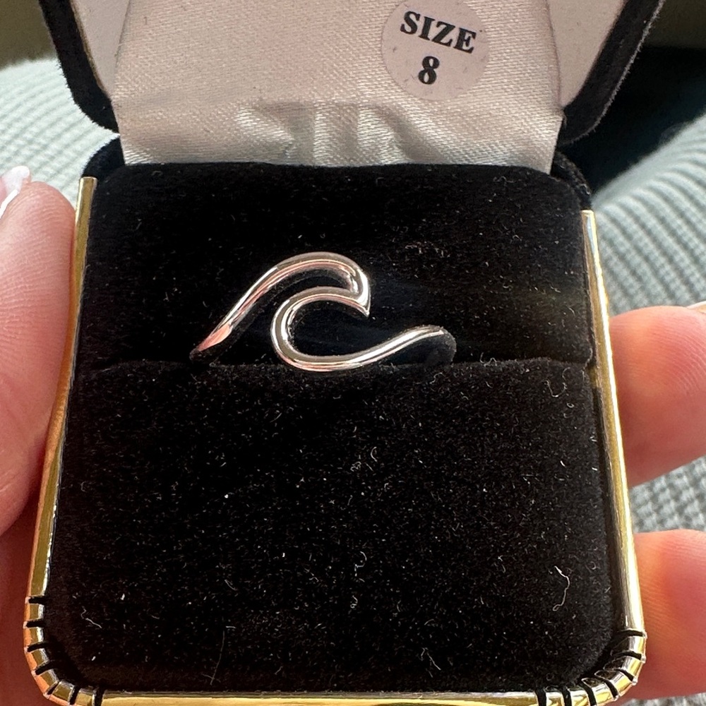 Silver Wave Ring Size 8 - Picture 3 of 4